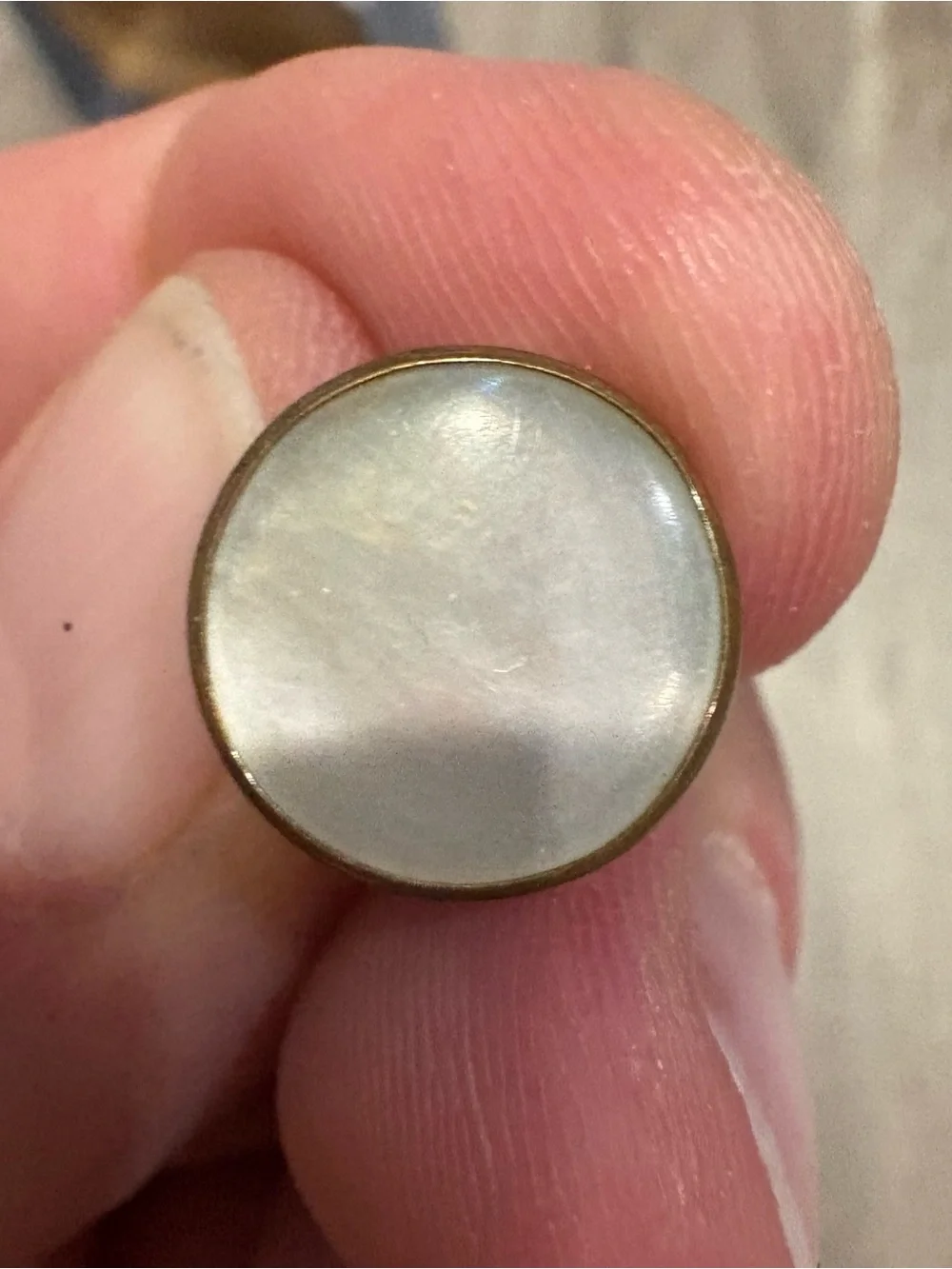 Antique Gold-Tone Torpedo/ Bean Back Pearl Faced With Box